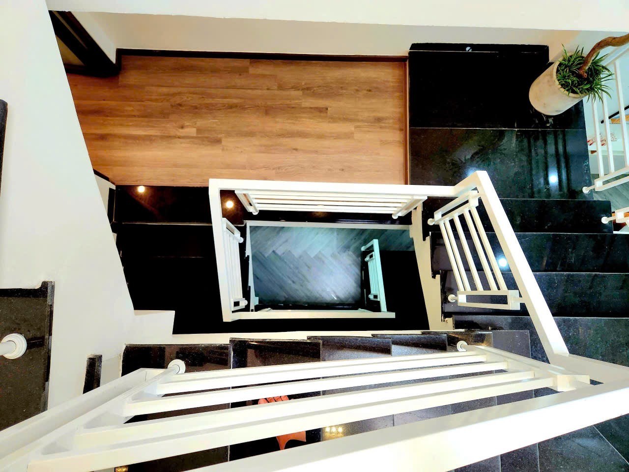LÊ ĐỘ 56m², 3 tầng, ngang 3.3m, dài 17m, giá 4.85 tỷ, Thanh Khê