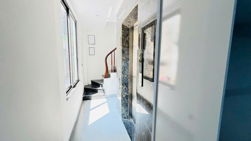 Bán nhà Thái Hà - 33m2 6 tầng thang máy - mặt tiền rộng 7.9m - ô tô cách 30m - giá 12,8 tỷ