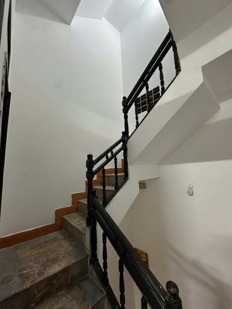 Bán nhà Ngõ Quỳnh - 25m2 5 tầng - Lô góc gần ô tô - giá 4,x tỷ