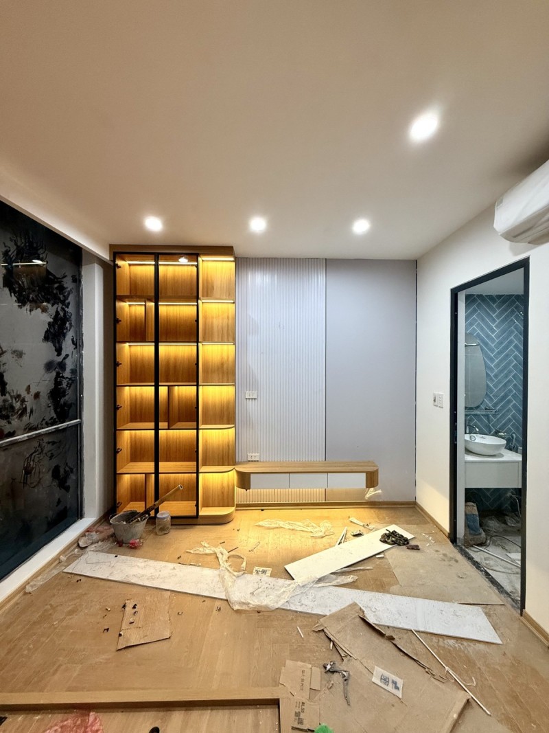 Bán nhà Trương Định - 24m2  5 tầng - hai mặt thoáng - 15m ra mặt phố - giá 6,8 tỷ