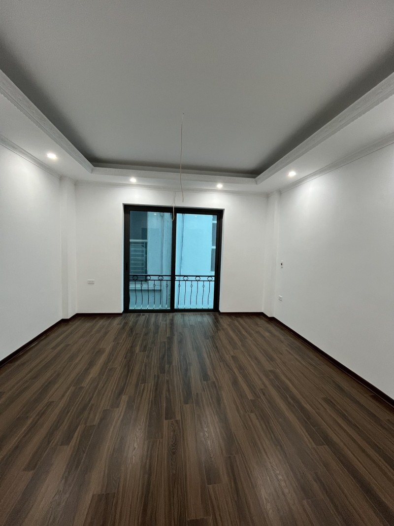 Bán nhà  Văn Hương - 31m2 x 5 tầng - gần phố Tôn Đức Thắng - mặt tiền 4.2m - giá 6,7 tỷ