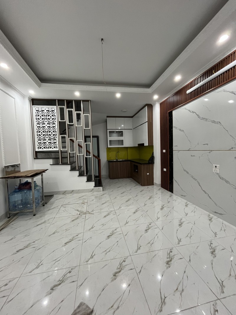 Bán nhà  Văn Hương - 31m2 x 5 tầng - gần phố Tôn Đức Thắng - mặt tiền 4.2m - giá 6,7 tỷ