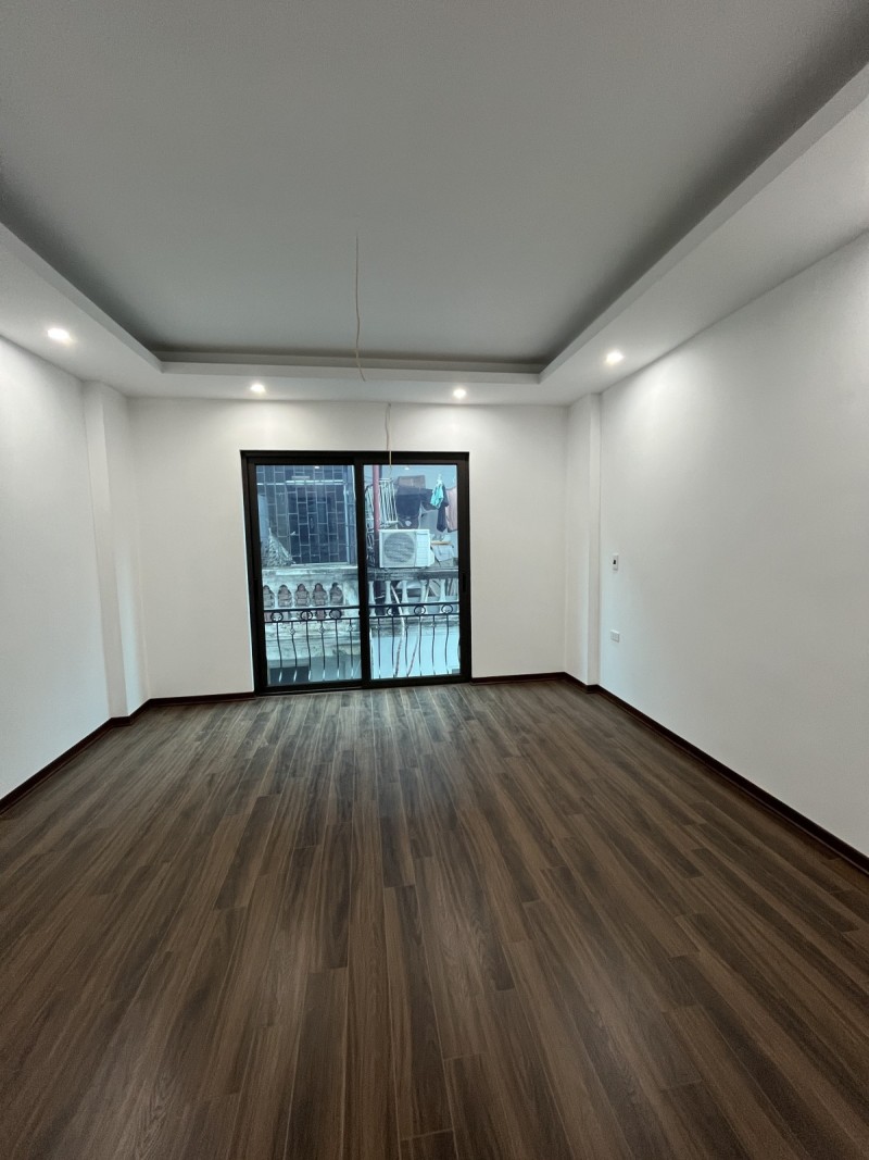 Bán nhà  Văn Hương - 31m2 x 5 tầng - gần phố Tôn Đức Thắng - mặt tiền 4.2m - giá 6,7 tỷ