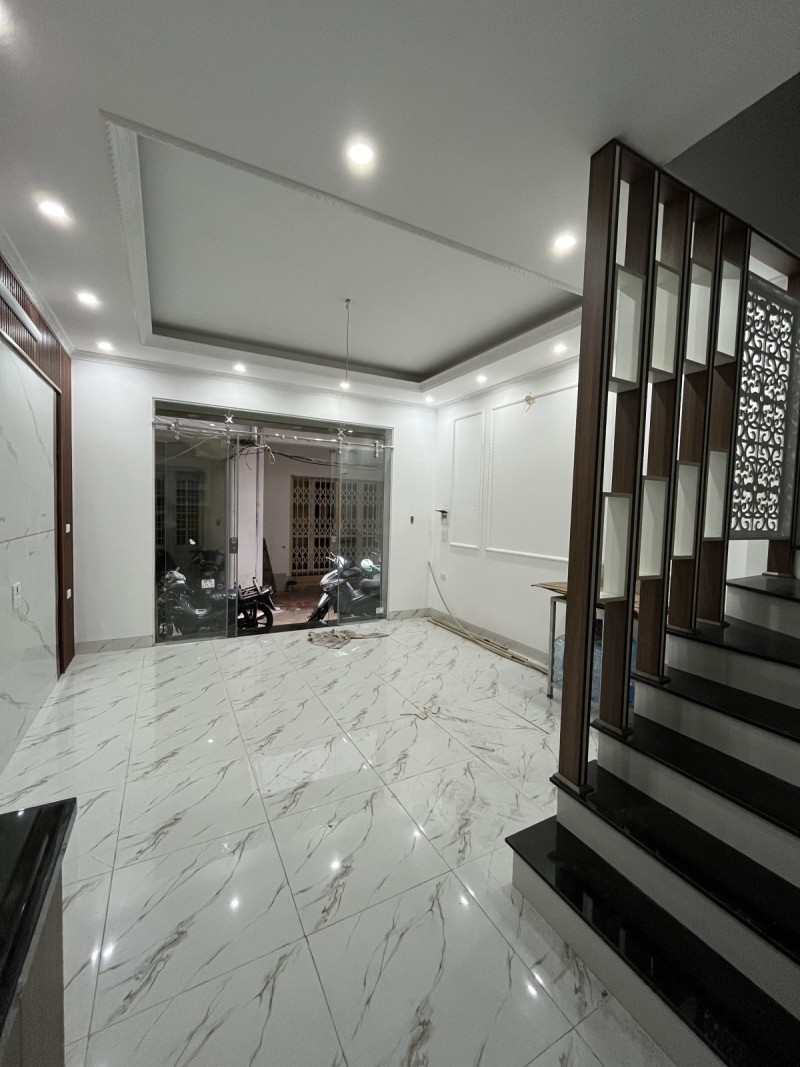Bán nhà  Văn Hương - 31m2 x 5 tầng - gần phố Tôn Đức Thắng - mặt tiền 4.2m - giá 6,7 tỷ