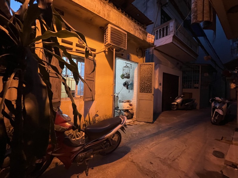 Bán đất tặng nhà Trương Định - 42m2 - ngõ rộng thông - vị trí cực đẹp - giá 6,9 tỷ