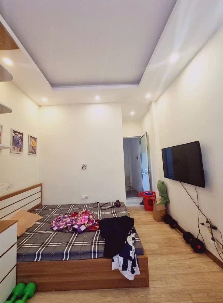 Bán nhà Đền Lừ - 29m2x5 tầng, lô góc - ô tô đỗ cổng - 5m ra ô tô tránh - giá 6,5 tỷ
