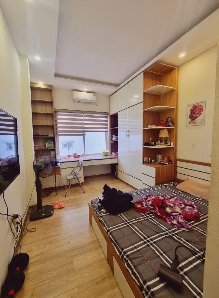 Bán nhà Đền Lừ - 29m2x5 tầng, lô góc - ô tô đỗ cổng - 5m ra ô tô tránh - giá 6,5 tỷ