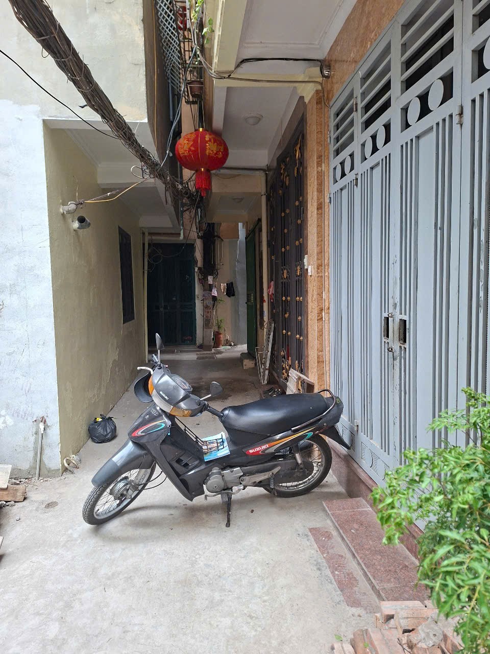 Bán đất Tân Mai giá chưa đến 5 tỷ - 33m2 - mặt tiền rộng - ngõ ba gác - cách phố 50m