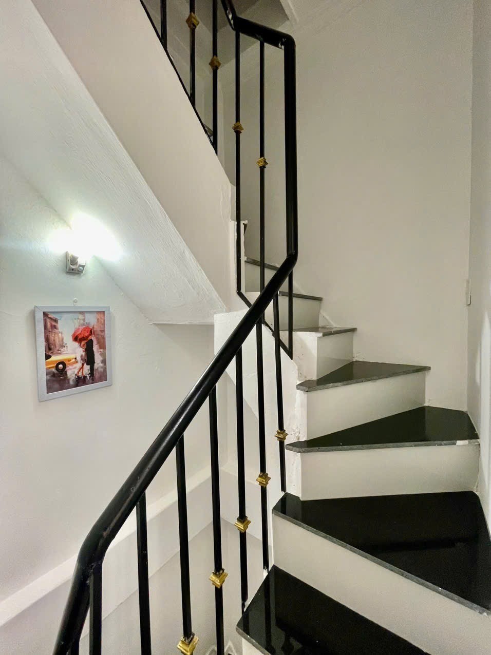Bán nhà Trương Định nhỉnh 4 tỷ - 18m2 5 tầng  - cách phố 80m, ô tô tránh 50m