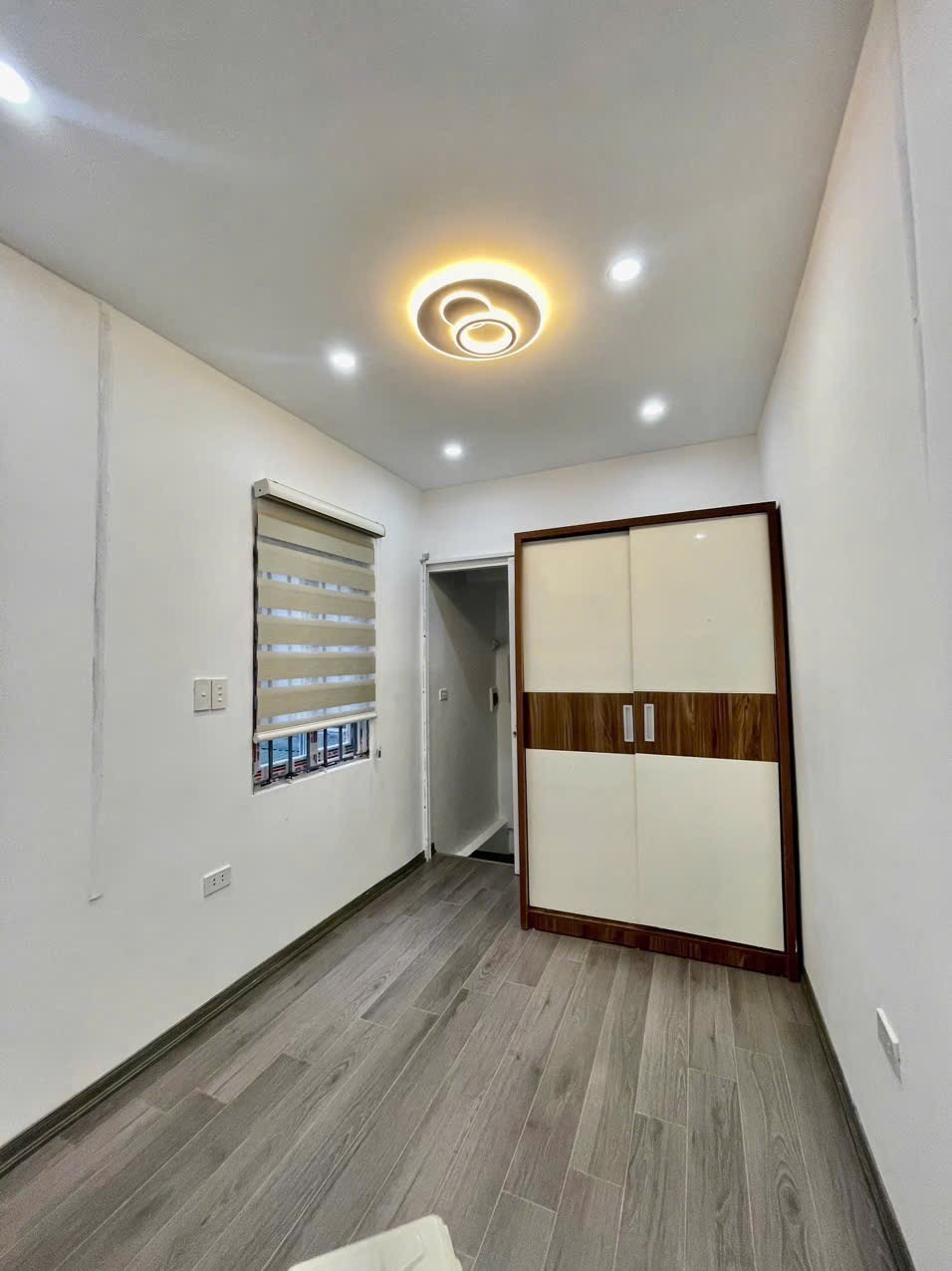 Bán nhà Trương Định nhỉnh 4 tỷ - 18m2 5 tầng  - cách phố 80m, ô tô tránh 50m