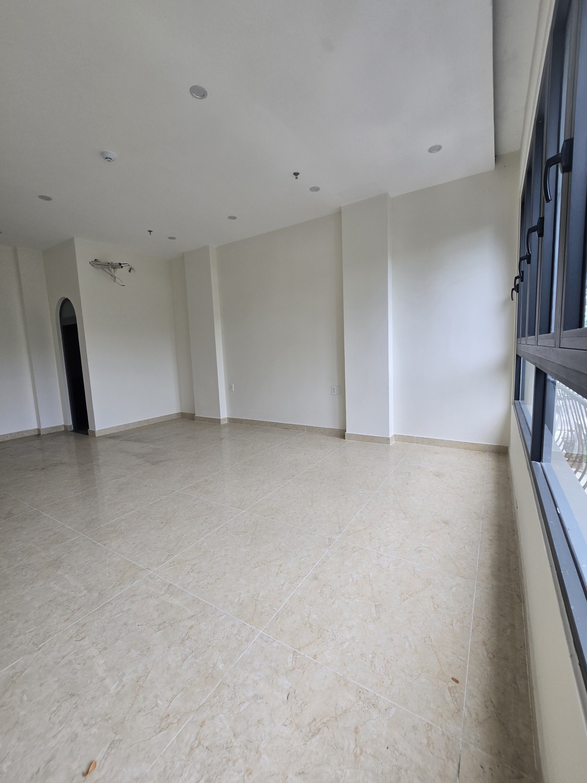 ĐƯỜNG 3 THÁNG 2 74m², 8 tầng, ngang 5m, dài 16m, giá 18.9 tỷ, Hải Châu