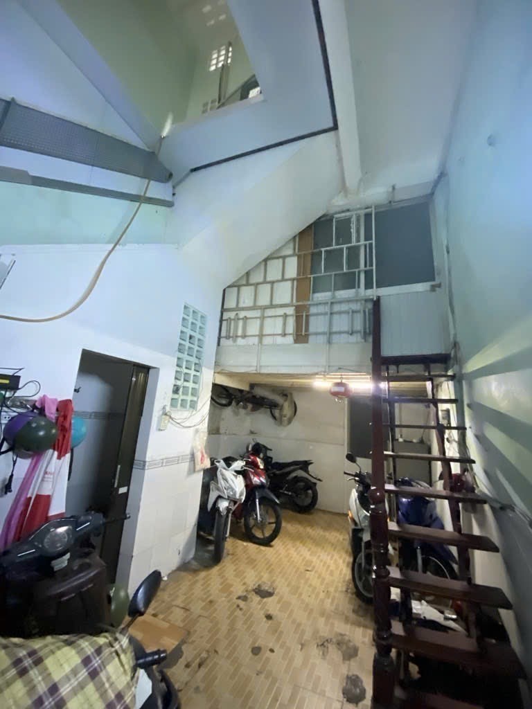 Bán nhà đường Võ Văn Kiệt, Quận 5