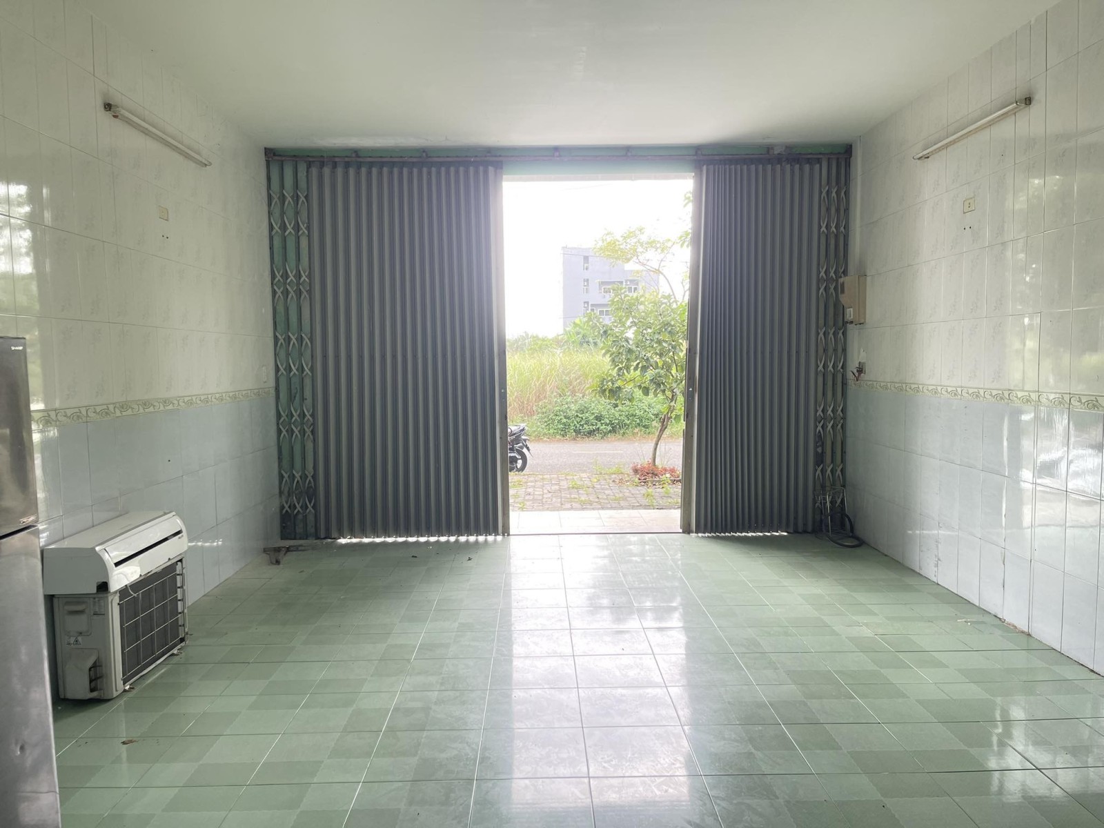 DƯƠNG THẠC 104m², 2 tầng, ngang 5m, dài 20.8m, giá 18 tỷ