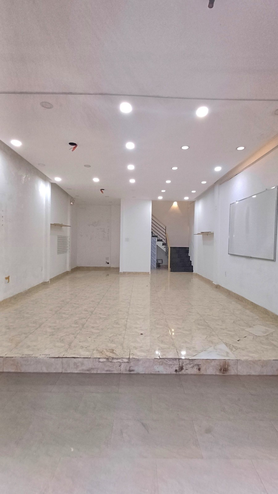 Bán nhà đường Võ Văn Kiệt, Quận 1 - ảnh 2